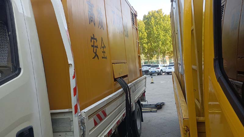 上街如何判断柴油发电机组和UPS电源的切换时间是否符合要求？