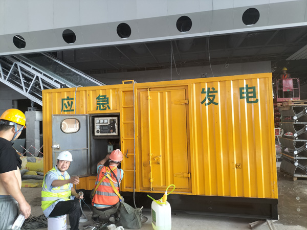 上街怎样判断空气滤清器是否需要更换？